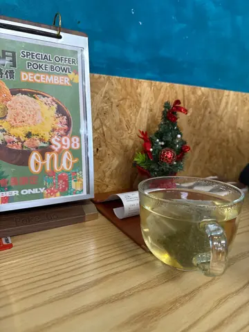 湾仔很火的鱼生饭,中午座无虚席,需要早点来排队占位置。每款都搭配的很不错,送喝的,店面也不会太拥挤,健康午饭之选!