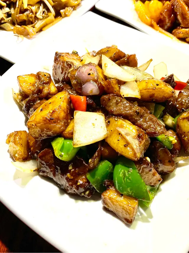 薯仔黑椒牛柳粒