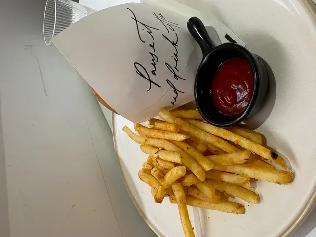 自家手打美國安格斯牛肉漢堡配薯條