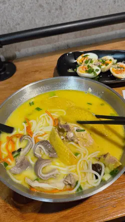 胡椒豬肚雞米線