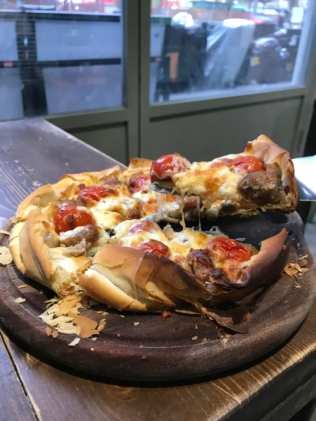 意式番茄肉丸芝士酥皮薄餅