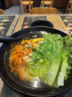 雞湯有少少酒味￼
可以揀紅薯粉或者米線又或者米粉


