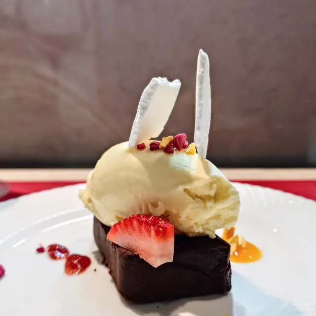 🐑朱古力凍批配雪葩,朱古力味幾濃,可以啦。