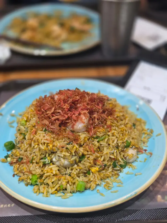 鑊氣足蝦油香，份量大到驚人