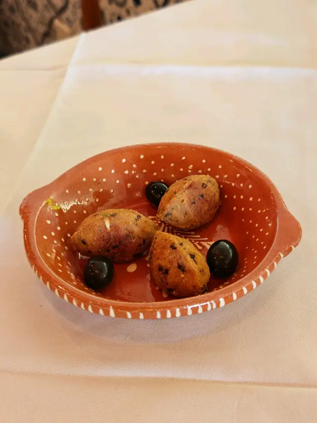 FRIED COD FISH CAKE 葡式經典馬介休球